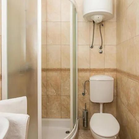 Maria Kolocep - Two Bedroom With Terrace And Garden View Apartman *