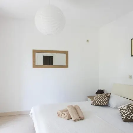 Maria Kolocep - Two Bedroom With Terrace And Garden View