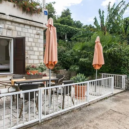 Maria Kolocep - Two Bedroom With Terrace And Garden View Kolocep Island