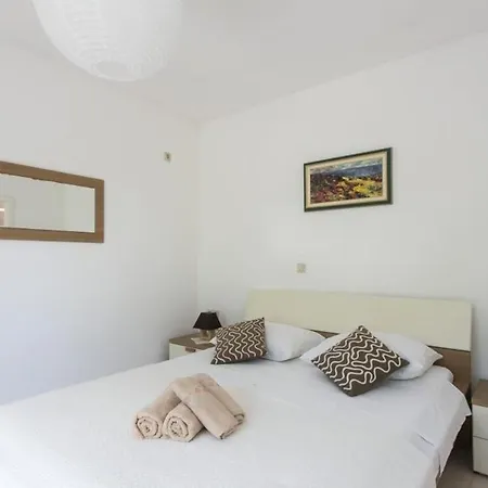Maria Kolocep - Two Bedroom With Terrace And Garden View Apartman *